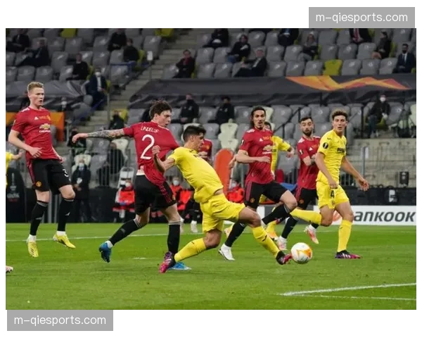 “从地狱到天堂：补时连入两球，十人曼联客场3-2逆转布伦特福德”